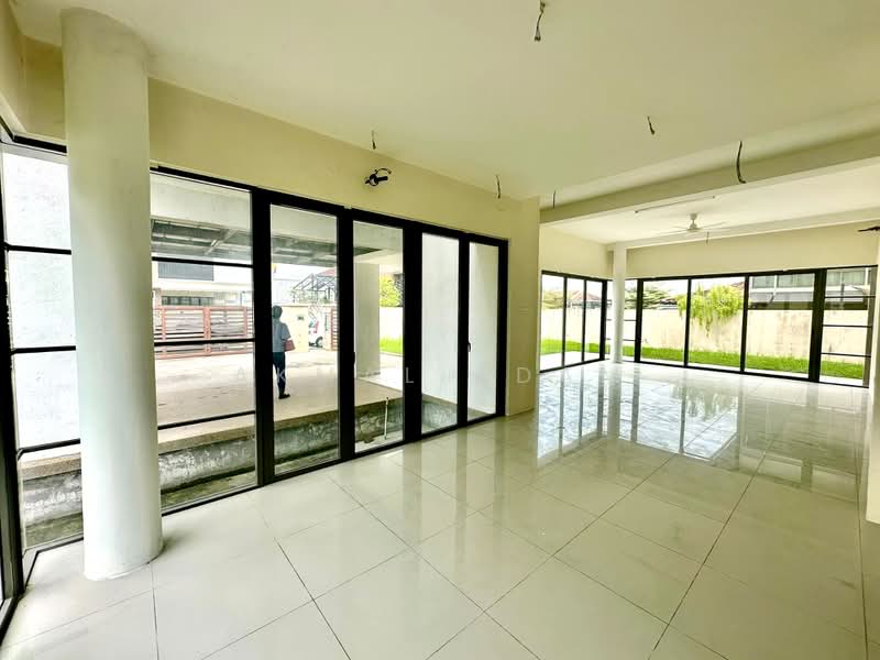 Rumah Banglo untuk Dijual di Bandar Seri Putra (Bangi) - Akmal Adam - Living Room - PropertyGuru.com.my