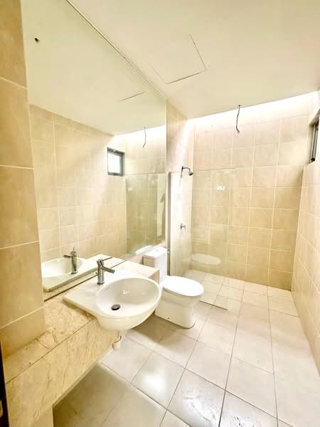 Rumah Banglo untuk Dijual di Bandar Seri Putra (Bangi) - Akmal Adam - Bathroom - PropertyGuru.com.my