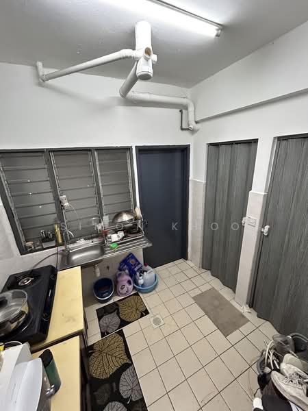 Rumah Flat untuk Dijual di Taman Kinrara Seksyen 4 - Simon Khoo - Kitchen - PropertyGuru.com.my