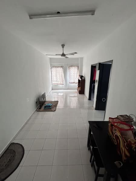 Rumah Flat untuk Dijual di Taman Kinrara Seksyen 4 - Simon Khoo - Living Room - PropertyGuru.com.my