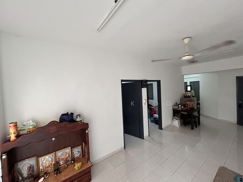Rumah Flat untuk Dijual di Taman Kinrara Seksyen 4 - Simon Khoo - Living Room - PropertyGuru.com.my