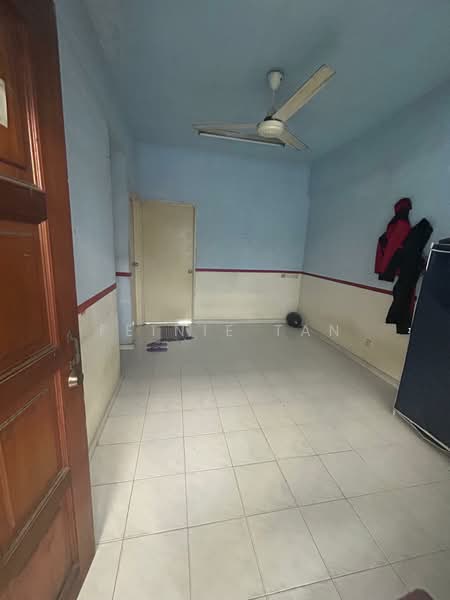 Rumah Flat untuk Dijual di Kuchai Jaya Flat - Feinie Tan - PropertyGuru.com.my