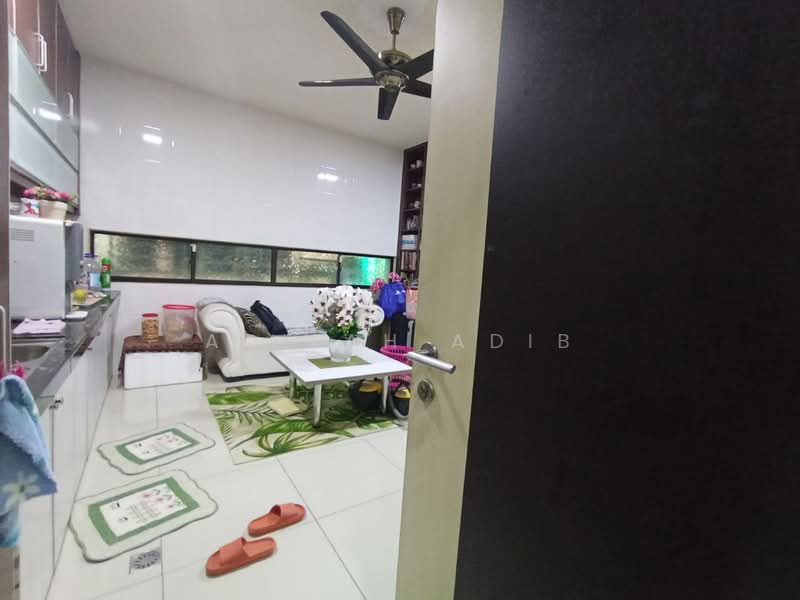 Rumah Berkembar untuk Dijual di Taman Tropika 2 (Kajang) - Adilah Adib - Living Room - PropertyGuru.com.my