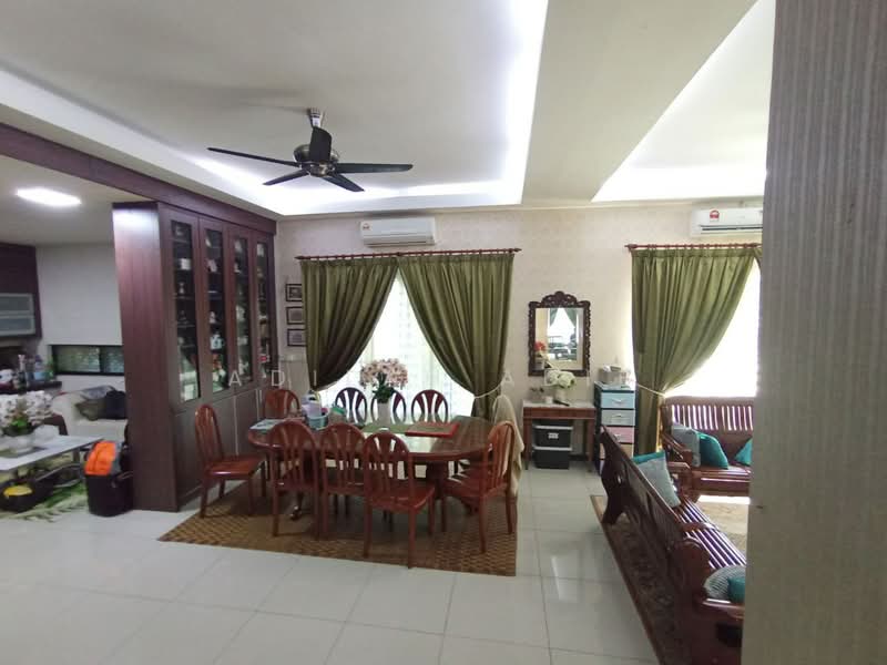 Rumah Berkembar untuk Dijual di Taman Tropika 2 (Kajang) - Adilah Adib - Dining Room - PropertyGuru.com.my