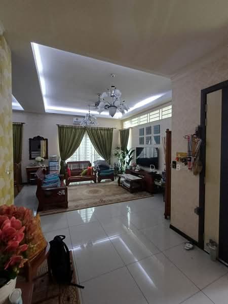 Rumah Berkembar untuk Dijual di Taman Tropika 2 (Kajang) - Adilah Adib - Living Room - PropertyGuru.com.my