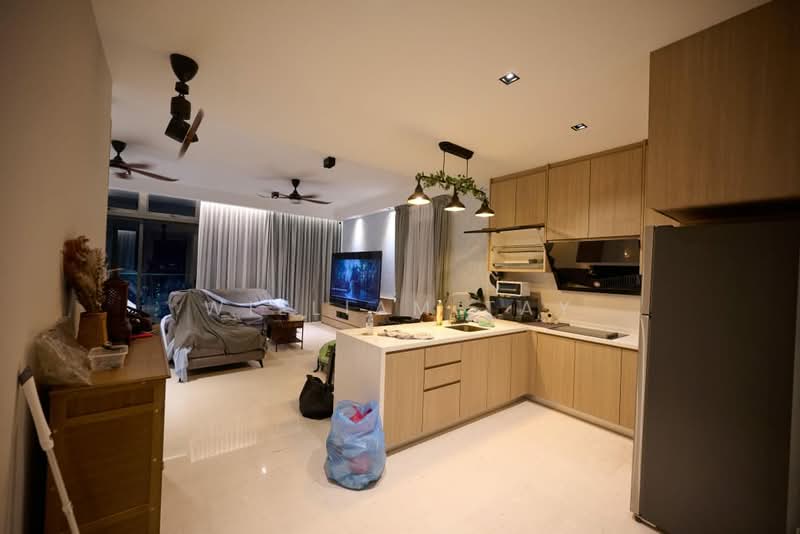 Kondominium untuk Dijual di Setia Sky 88 - William Tay - Living Room - PropertyGuru.com.my