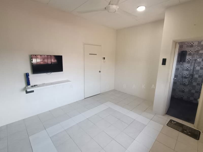 2-storey Terraced House for Sale in Bandar Saujana Putra (Tanjong Duabelas) - Maria Abu Bakar - Interior - PropertyGuru.com.my