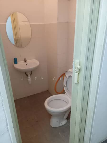 Pangsapuri untuk Disewa di Shineville Garden - Joey Cheah - Bathroom - PropertyGuru.com.my