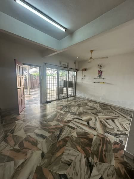 Rumah Teres 2 Tingkat untuk Dijual di Klang (Selangor) - Arvind Lee - Living Room - PropertyGuru.com.my