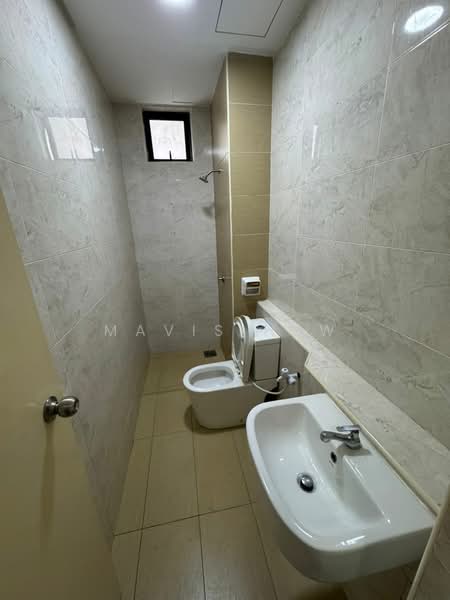 Servis Apartment untuk Disewa di D'Summit Residences - Mavis Hew - Bathroom - PropertyGuru.com.my