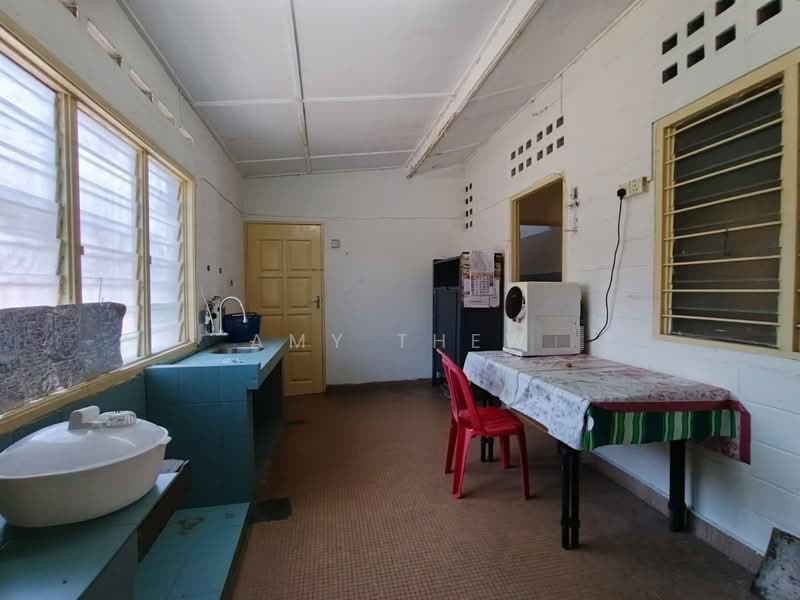 1-storey Terraced House for Sale in Kepong Baru (Kepong) - Amy Thew - Kitchen - PropertyGuru.com.my