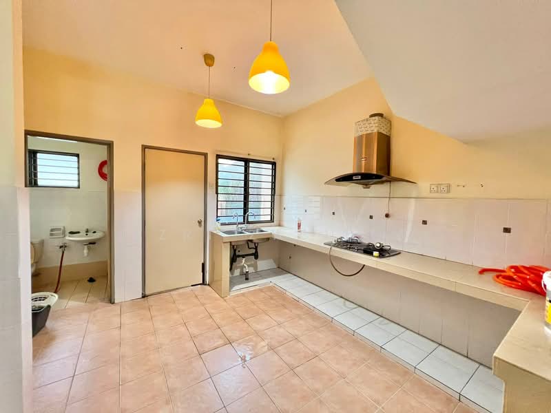 2-storey Terraced House for Sale in Sungai Buloh (Selangor) - Azri Zabidin - Kitchen - PropertyGuru.com.my
