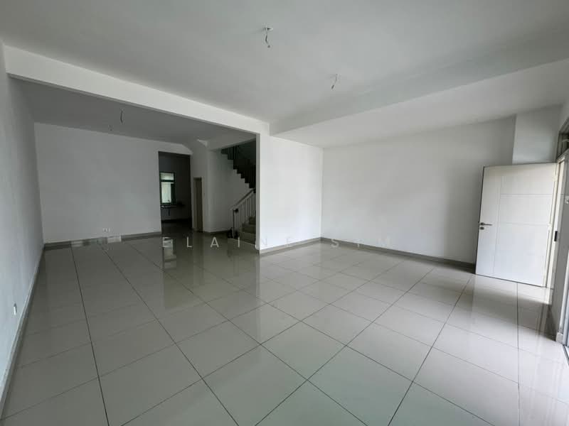 2-storey Terraced House for Sale in Bandar Putra (Kulai) - Elaine Sim - Living Room - PropertyGuru.com.my