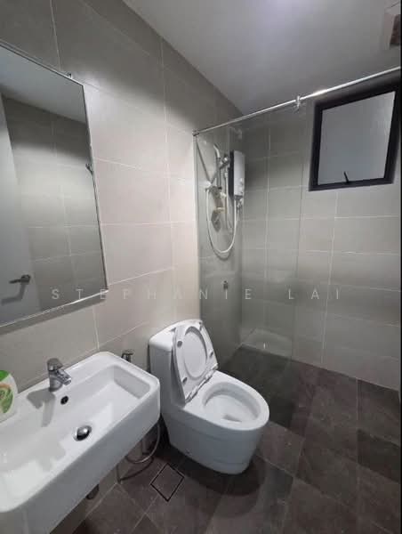 Servis Apartment untuk Disewa di Far East - Stephanie Lai - Bathroom - PropertyGuru.com.my