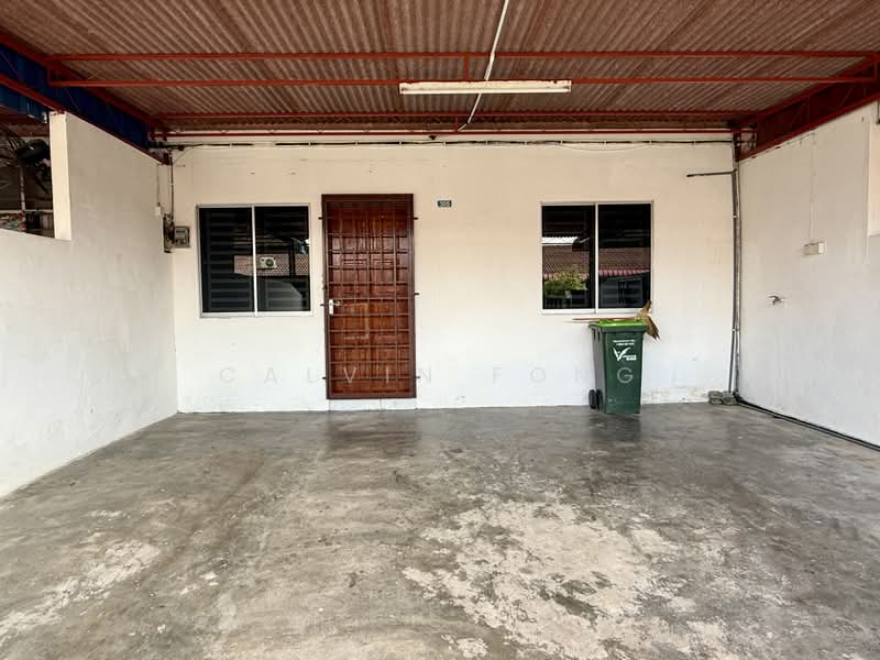 1-storey Terraced House for Rent in Taman Kelisa Ria (Sungai Petani) - Calvin Fong - Car porch can accommodate 2 vehicles - PropertyGuru.com.my