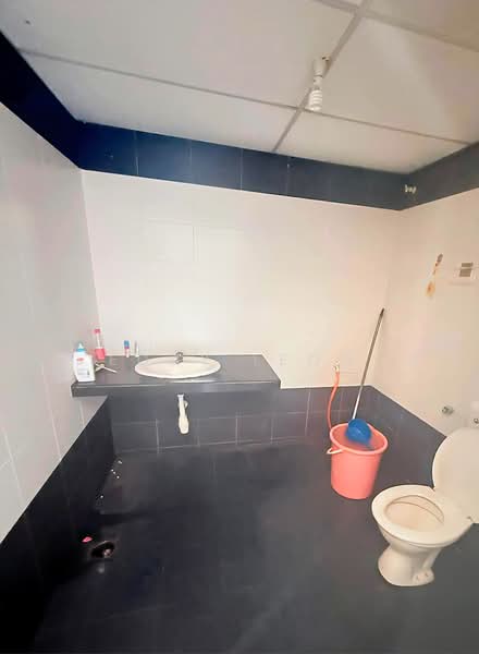 Shop for Rent in Taman Melaka Raya (Melaka City) - Eddy Leow - Bathroom - PropertyGuru.com.my