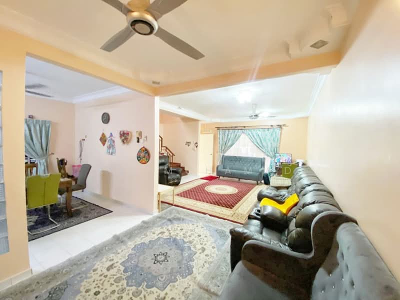 Rumah Teres 2 Tingkat untuk Dijual di Bandar Bukit Mahkota (Bangi) - Adi Mohamad - Living Room - PropertyGuru.com.my