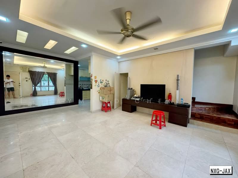 Rumah Kluster untuk Dijual di Setia Impian (Setia Alam) - Raymond Cheng - Living Room - PropertyGuru.com.my