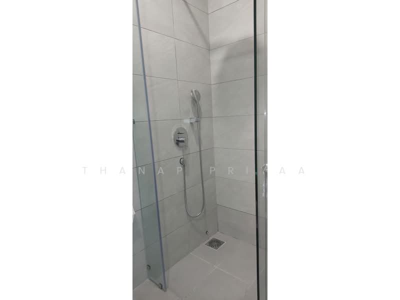 Servis Apartment untuk Disewa di Dorsett Waterfront Subang - Thanap Priyaa - Bathroom - PropertyGuru.com.my