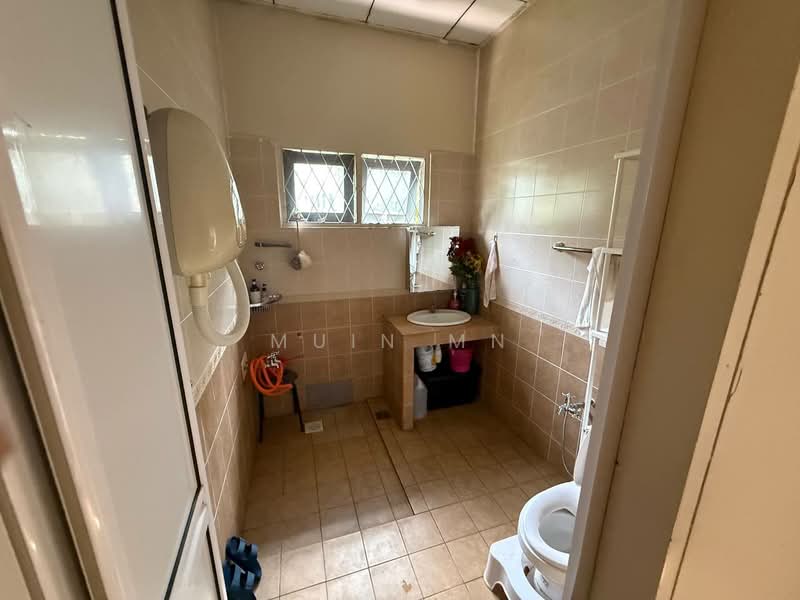 Rumah Banglo untuk Dijual di Seksyen 2 (Shah Alam) - Muin Mn - Bathroom - PropertyGuru.com.my