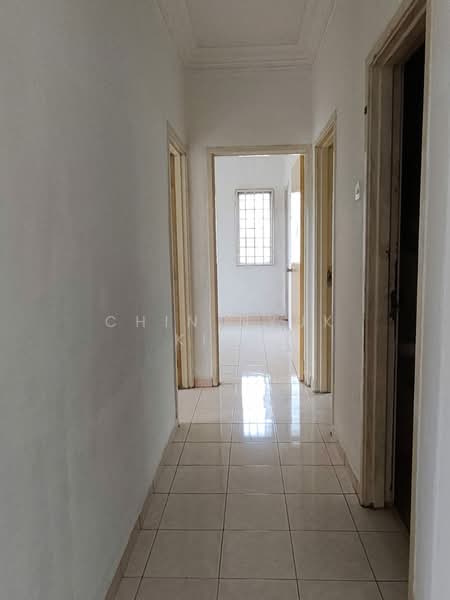 Pangsapuri untuk Disewa di Pangsapuri Bayu Suria (Summerfields Apartments) - Chin Nyuk Kian - Corridor - PropertyGuru.com.my