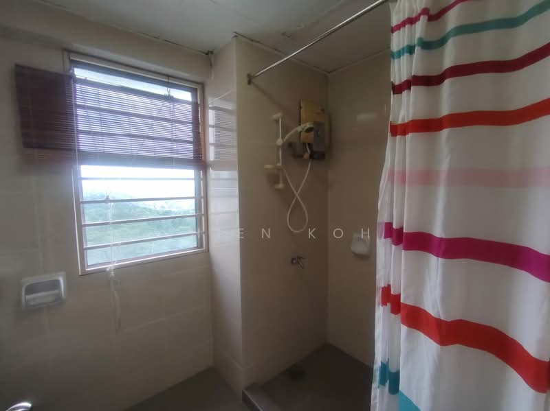 Kondominium untuk Dijual di Pantai Panorama Condominiums - Chien Koh - Bathroom - PropertyGuru.com.my