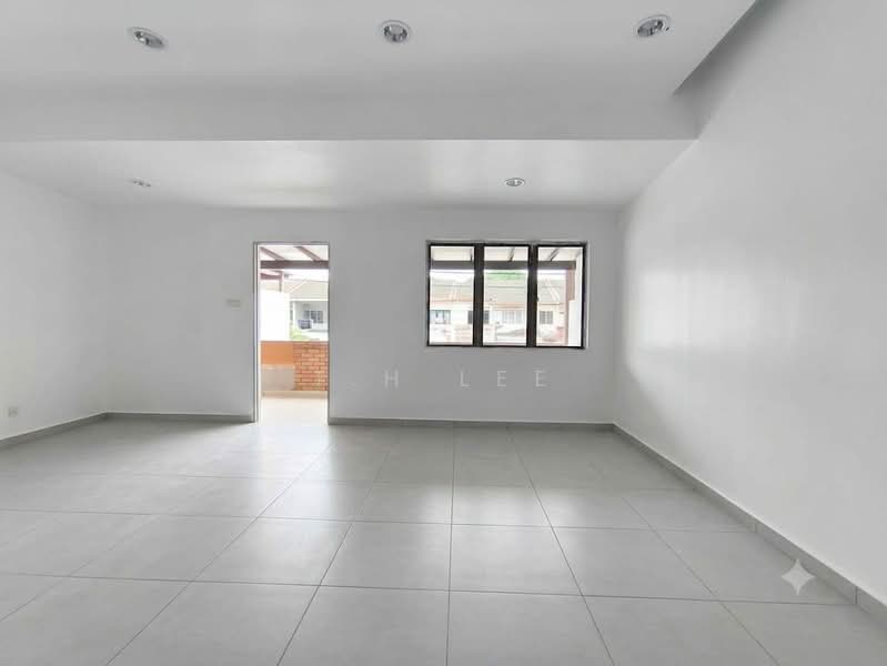 2-storey Terraced House for Sale in Taman Gembira (Klang) - T.H Lee - Living Room - PropertyGuru.com.my