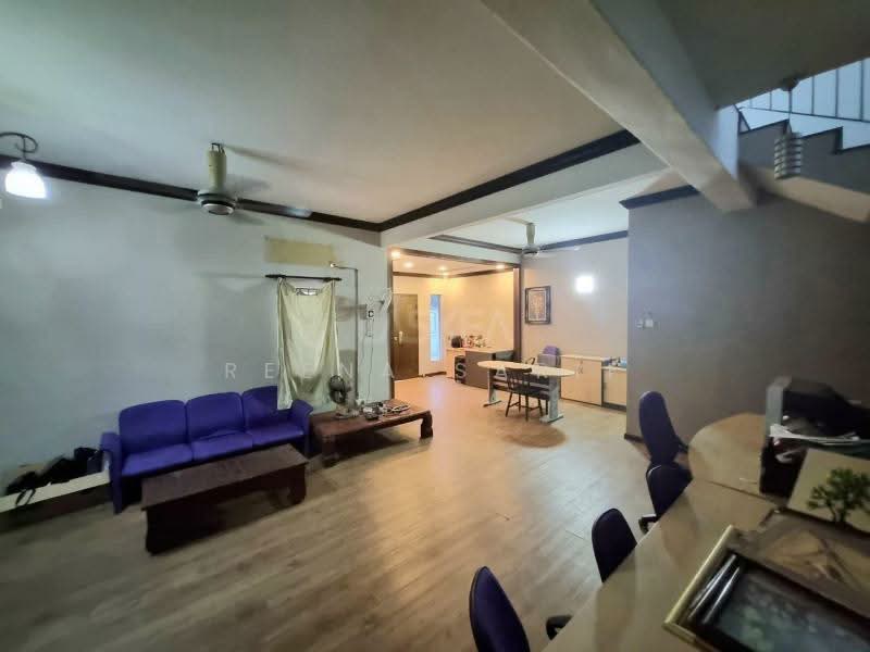 Rumah Teres 2 Tingkat untuk Dijual di Shah Alam (Selangor) - Reena Sarif - Living Room - PropertyGuru.com.my