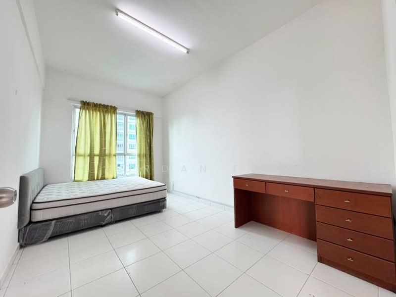 Kondominium untuk Dijual di The Golden Triangle Condominium - Jordan Foo - Bedroom - PropertyGuru.com.my