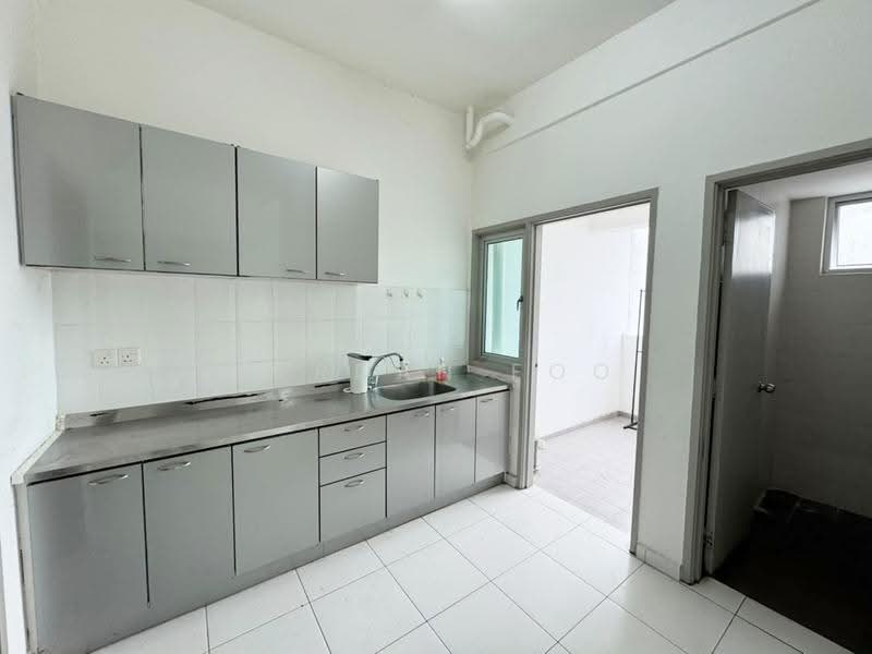 Condominium for Sale at The Golden Triangle Condominium - Jordan Foo - Kitchen - PropertyGuru.com.my