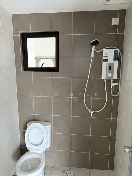 Condominium for Rent at Dezire Hill Residence - Chin Nyuk Kian - Bathroom - PropertyGuru.com.my