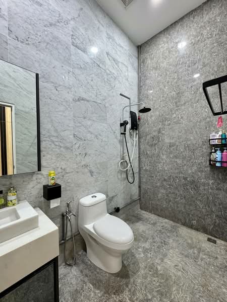 Agricultural Land for Sale in Sungai Tiram (Ulu Tiram) - Wee Howe - Bathroom - PropertyGuru.com.my
