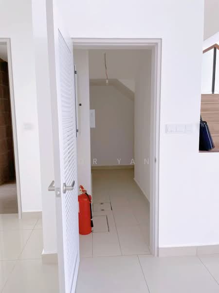 Rumah Teres 2 Tingkat untuk Dijual di Banting (Selangor) - Hor Yan - Corridor - PropertyGuru.com.my
