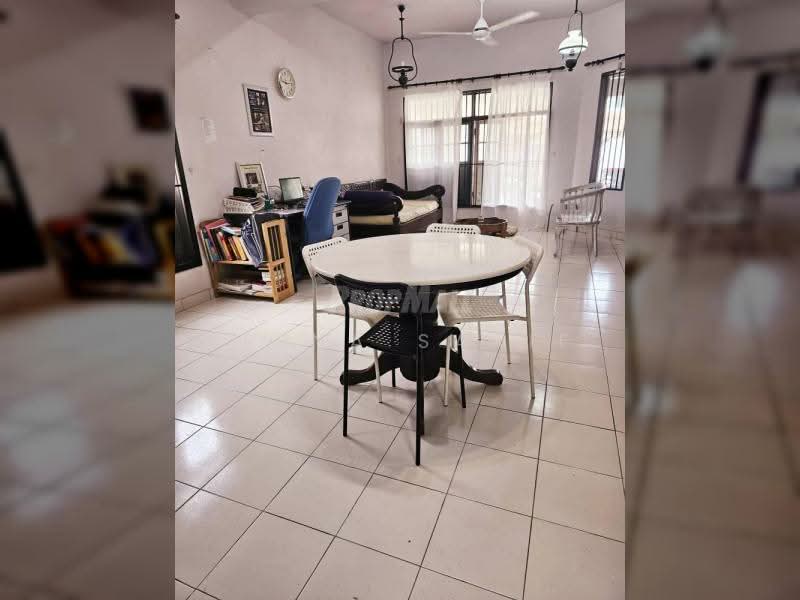 Rumah Teres 2 Tingkat untuk Dijual di Seksyen 5 (Kota Damansara) - Reena Sarif - Study - PropertyGuru.com.my