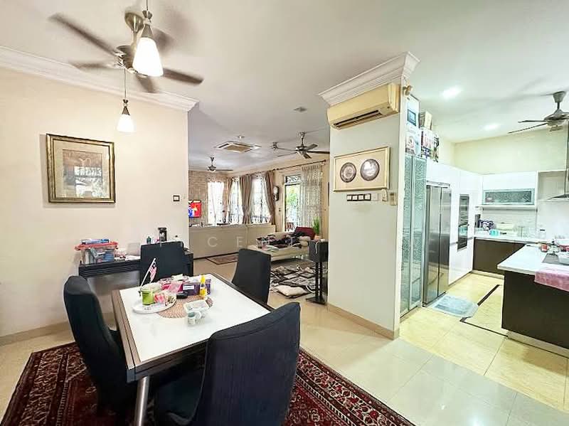 Semi-Detached House for Sale in Ara Damansara (Selangor) - Vincent Liaw - Living Room - PropertyGuru.com.my