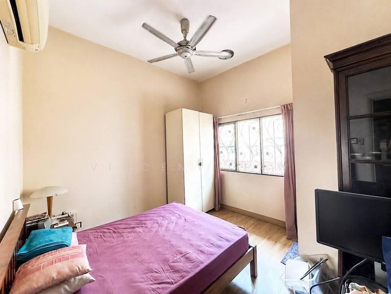 Semi-Detached House for Sale in Damansara Legenda (Ara Damansara) - Vincent Liaw - Bedroom - PropertyGuru.com.my