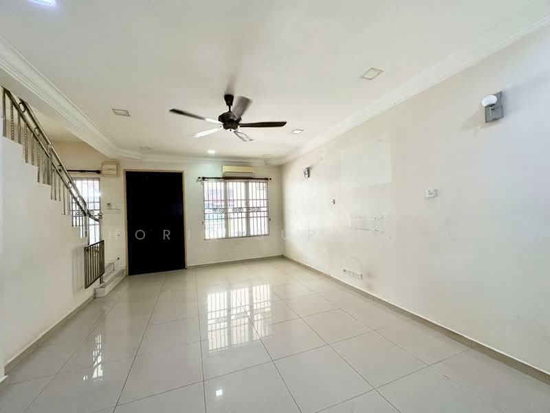 2-storey Terraced House for Sale in Taman Gombak Permai (Batu Caves) - Thoriq Suparman - Living Room - PropertyGuru.com.my