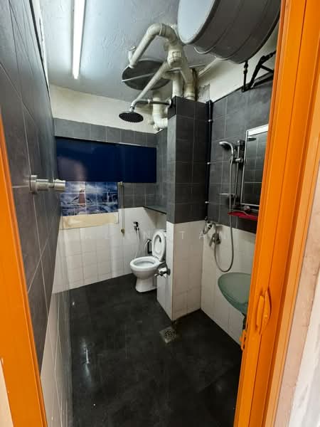 Rumah Flat untuk Dijual di Pangsapuri Sri Meranti - Alan Tan - Bathroom - PropertyGuru.com.my