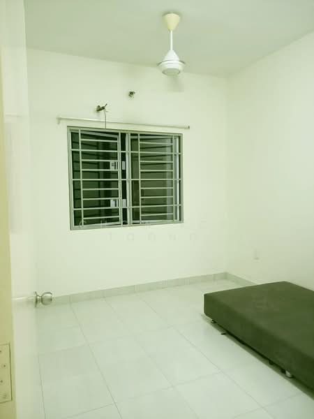 Servis Apartment untuk Dijual di Koi Kinrara - Chow Kok Toong - Bedroom - PropertyGuru.com.my