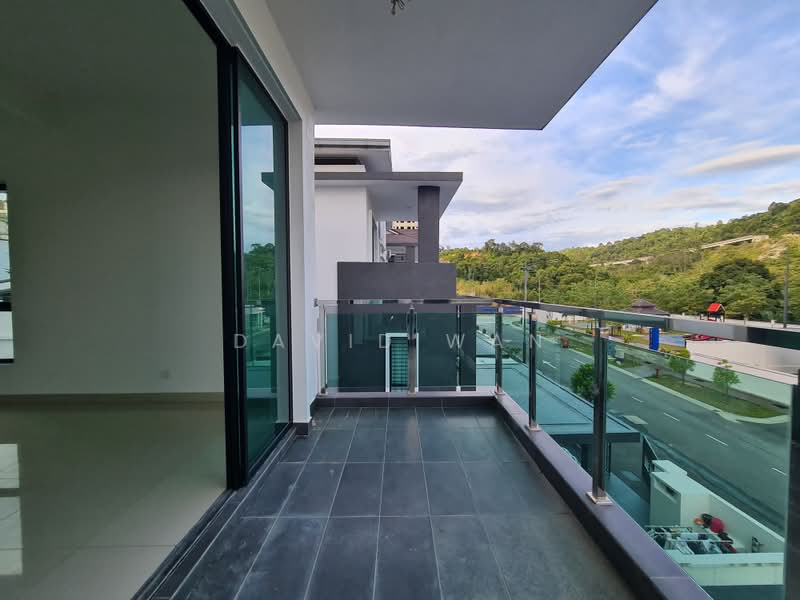 Semi-Detached House for Sale in Kajang (Selangor) - David Wan - Balcony - PropertyGuru.com.my
