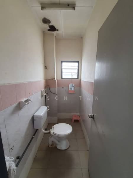 Rumah Teres 2 Tingkat untuk Dijual di Taman Puncak Jalil (Seri Kembangan) - Jason Tan - Bathroom - PropertyGuru.com.my