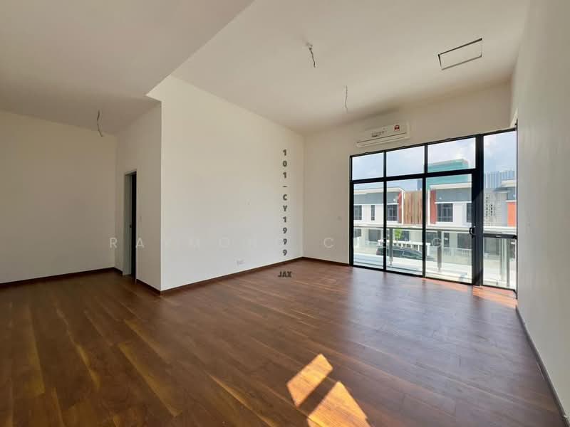 2-storey Terraced House for Rent in Setia Utama (Setia Alam) - Raymond Cheng - Living Room - PropertyGuru.com.my