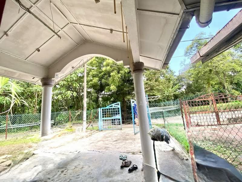 Rumah Teres 1 Tingkat untuk Dijual di Taman Langat Jaya (Bangi) - Azli Ibrahim - Exterior - PropertyGuru.com.my