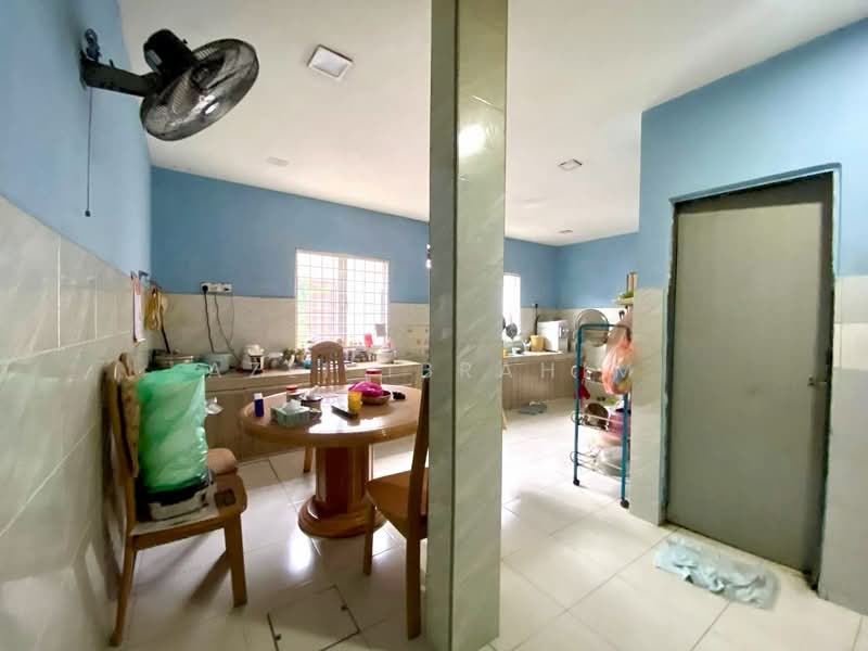 Rumah Teres 1 Tingkat untuk Dijual di Taman Langat Jaya (Bangi) - Azli Ibrahim - Kitchen - PropertyGuru.com.my