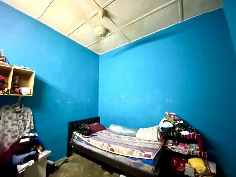 Rumah Teres 1 Tingkat untuk Dijual di Taman Langat Jaya (Bangi) - Azli Ibrahim - Bedroom - PropertyGuru.com.my
