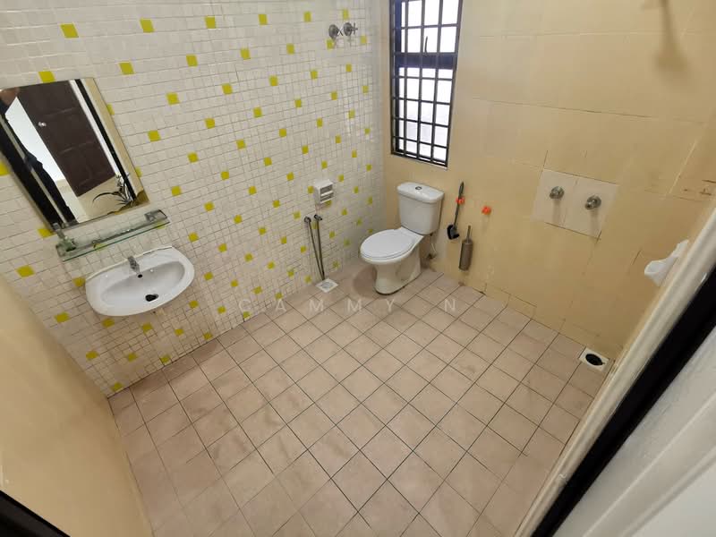 Semi-Detached House for Sale in Kepong (Kuala Lumpur) - Cammy N - Bathroom - PropertyGuru.com.my