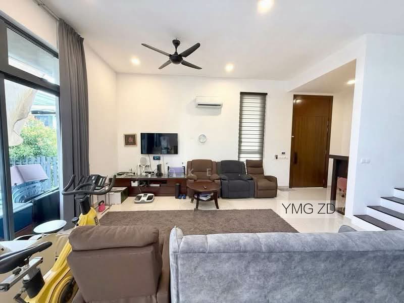 Semi-Detached House for Sale in Setia Alam (Selangor) - Loke . - Living Room - PropertyGuru.com.my