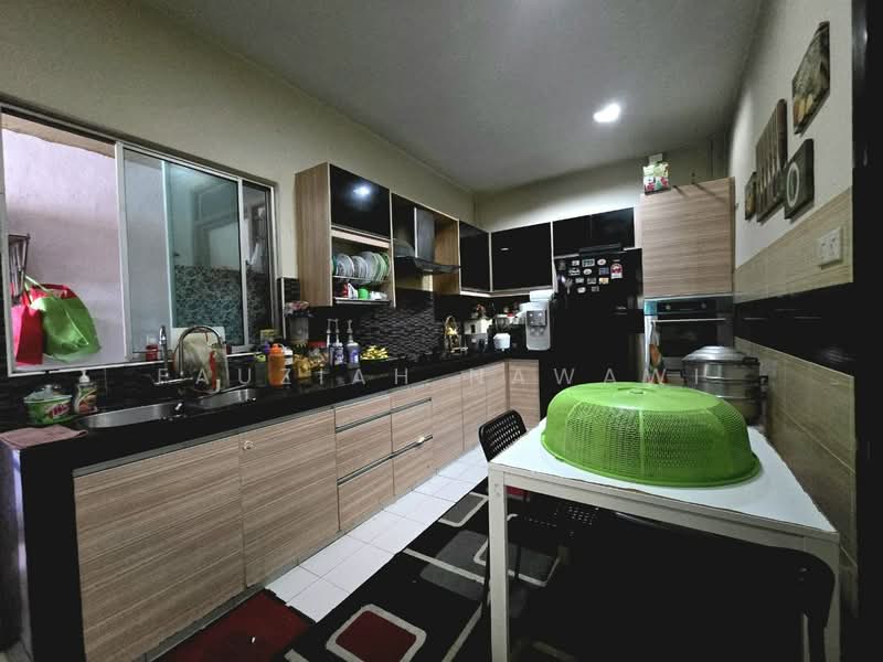 Pangsapuri untuk Dijual di Andari Townvilla - Fauziah Nawawi - Kitchen - PropertyGuru.com.my