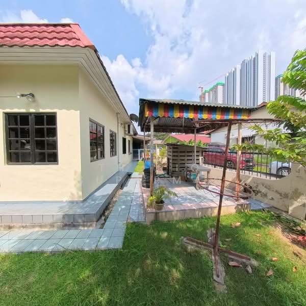 1-storey Terraced House for Sale in Taman Setapak (Setapak) - Thoriq Suparman - Exterior - PropertyGuru.com.my