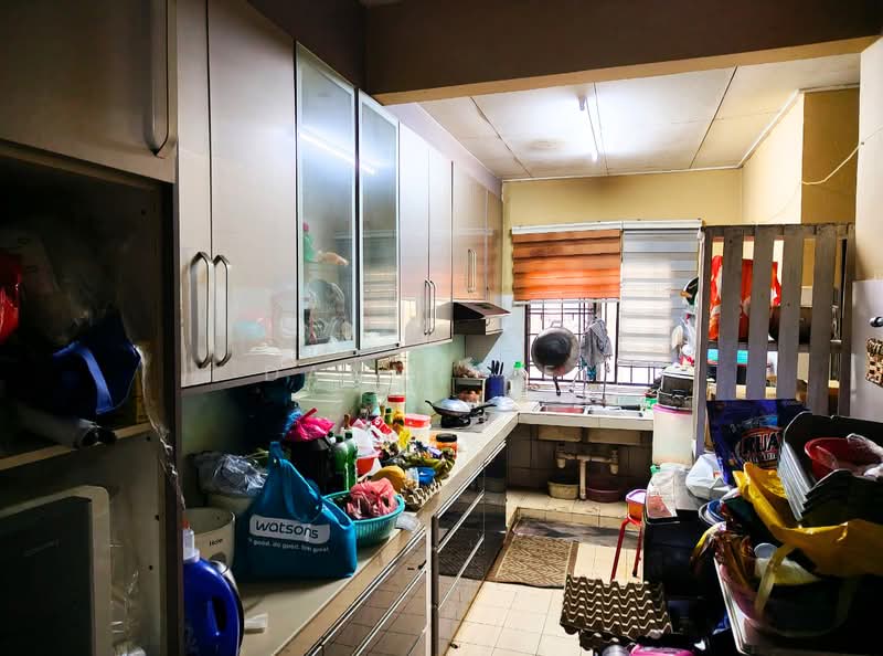 2-storey Terraced House for Sale in Bandar Putra Permai (Seri Kembangan) - Danny Lee - Kitchen - PropertyGuru.com.my